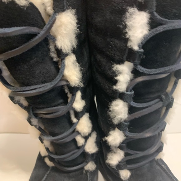 UGG Tall Black wool lined NEW CONDITION winter boots - Picture 6 of 12